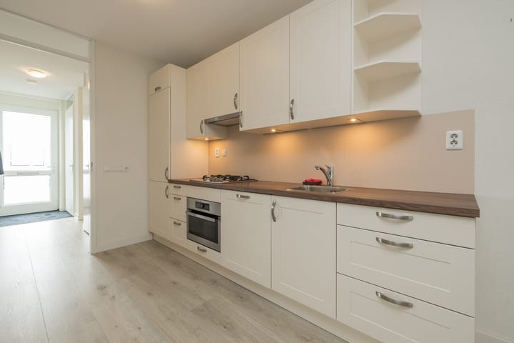 Foto 15 van Burgemeester van Niekerklaan 34