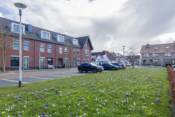 Foto 31 van Burgemeester van Niekerklaan 34