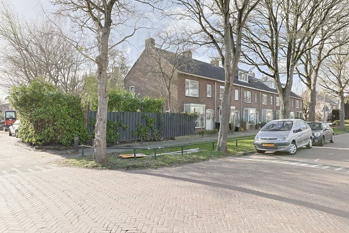 Bekijk foto van Frederik Hendriklaan 92