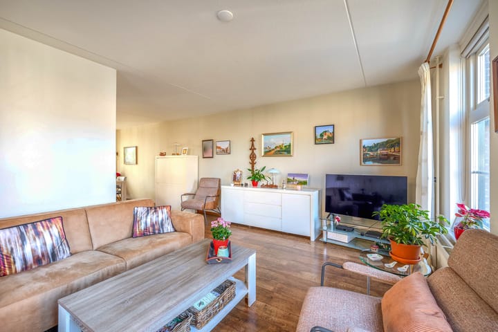 Foto 5 van Oscar Woltersstraat 8