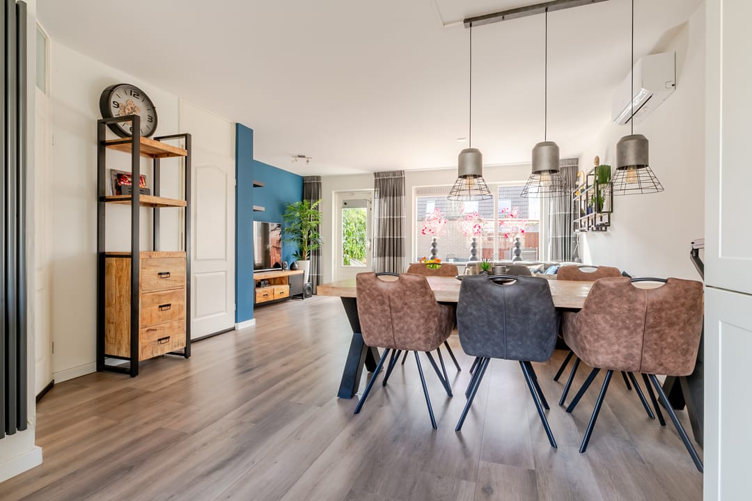 Photo 11 of Marmerwit 1