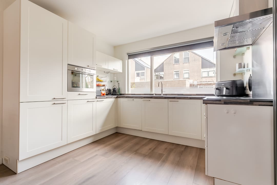 Photo 13 of Marmerwit 1