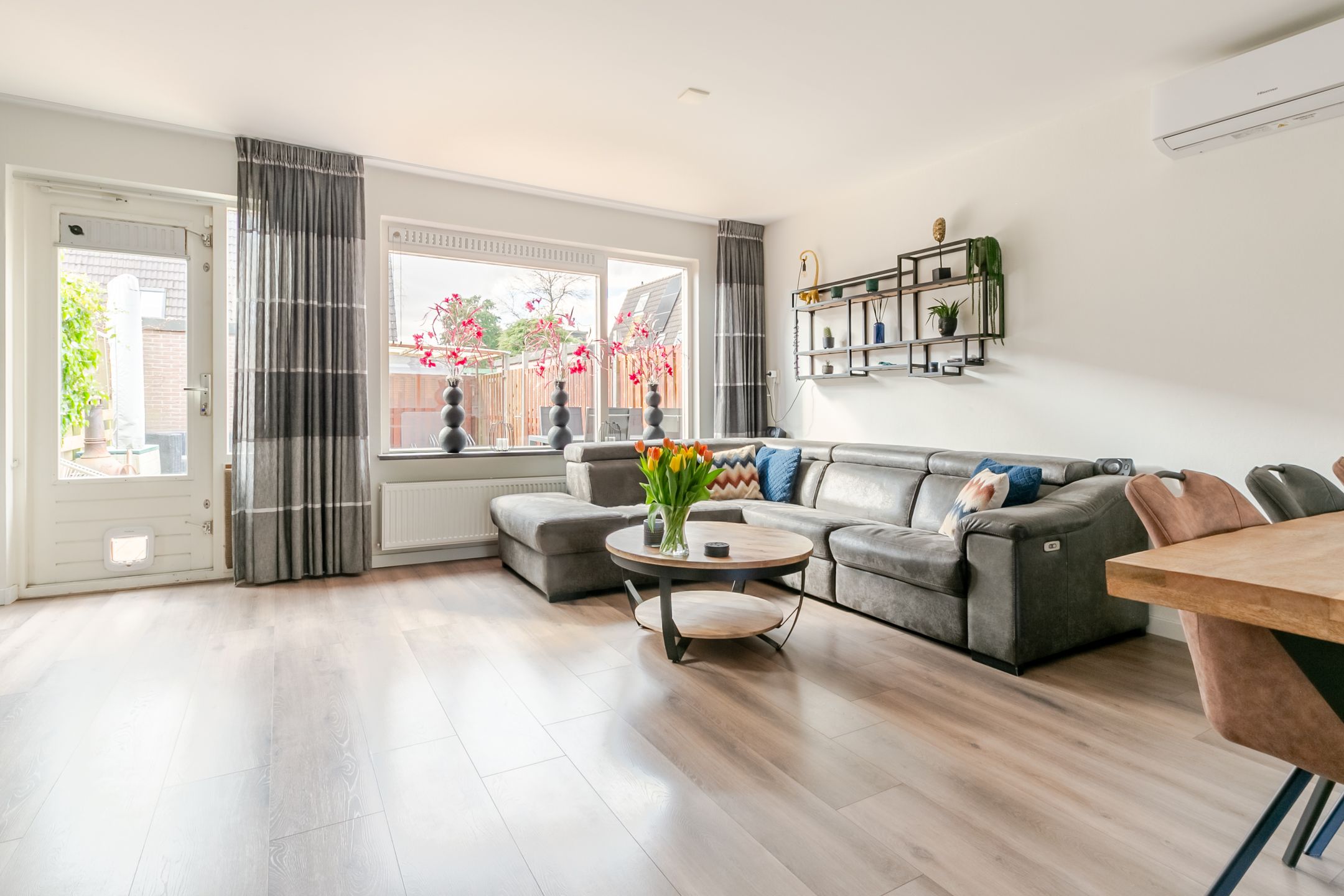 Photo 9 of Marmerwit 1