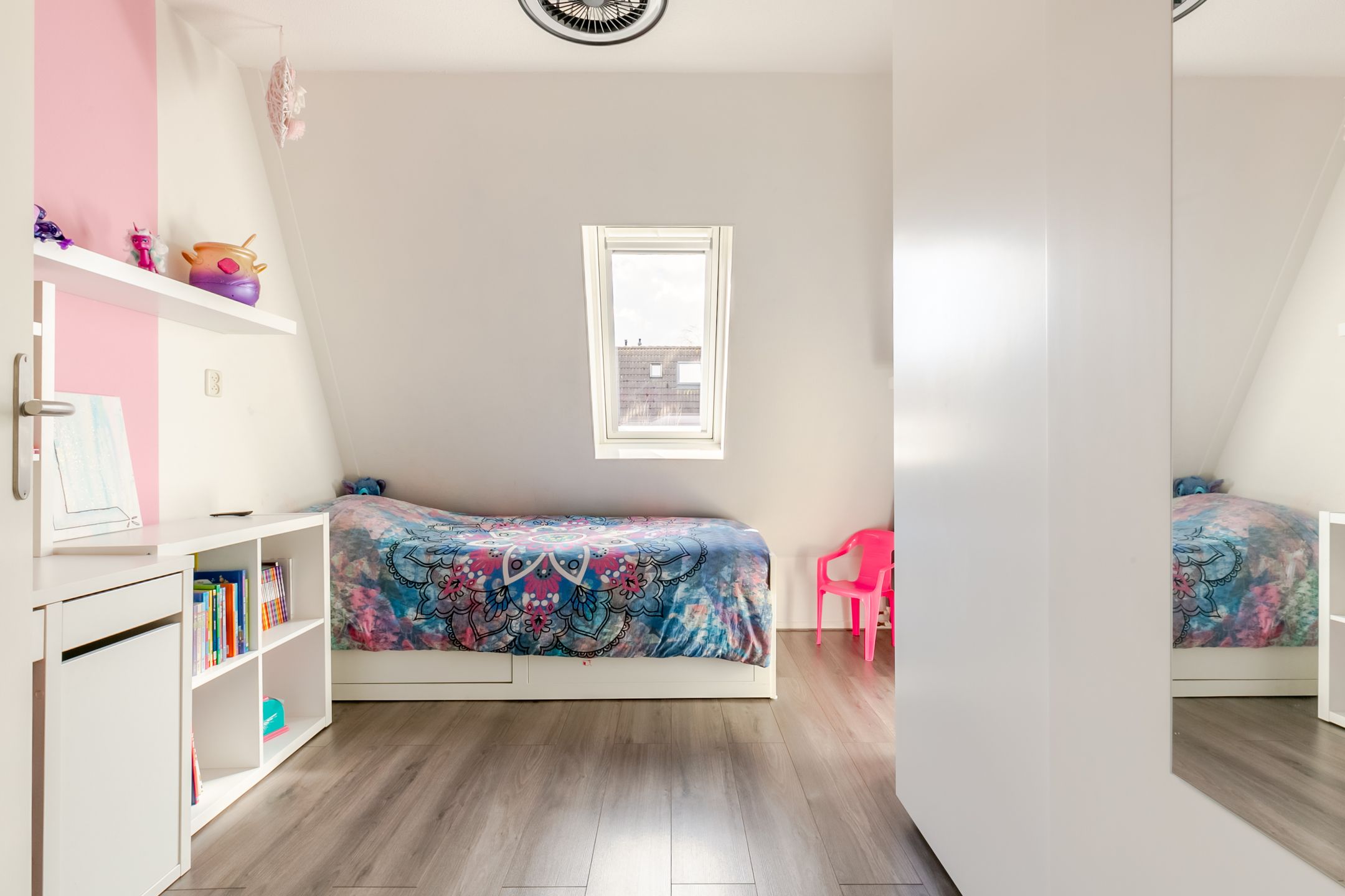 Photo 21 of Marmerwit 1