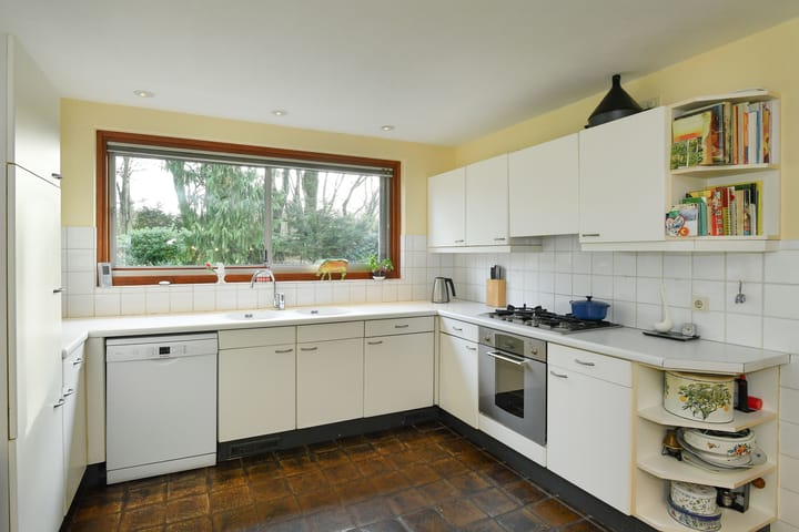 Foto 15 van Bernadottelaan 9