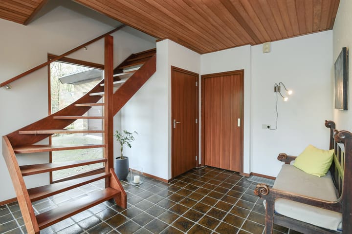 Foto 17 van Bernadottelaan 9