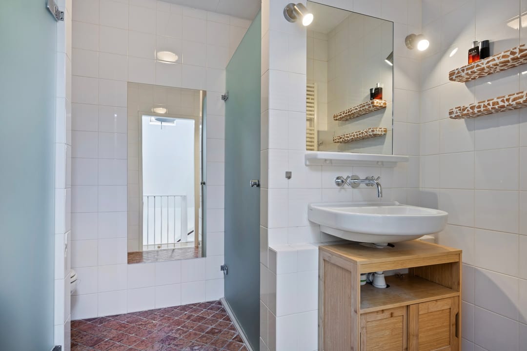 Photo 23 of Vestwal 9