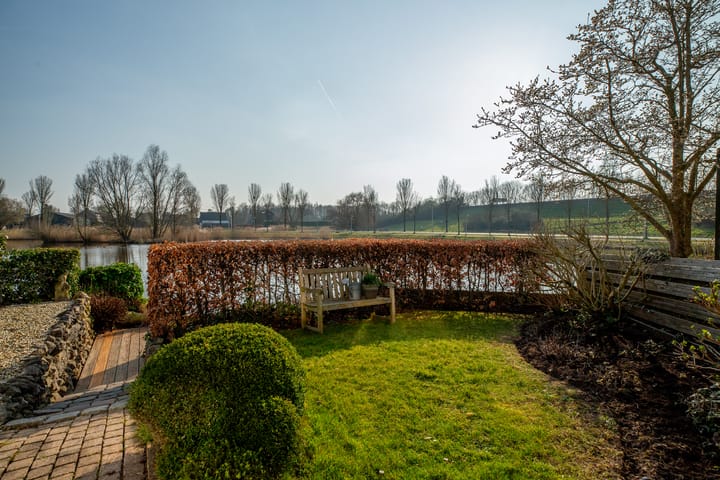 Foto 56 van Brucknerstraat 63