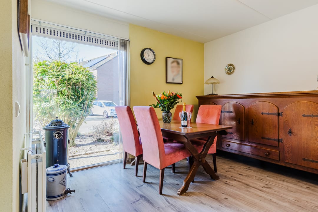 Foto 8 van van Brederodestraat 14