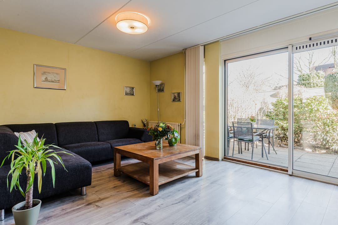 Foto 11 van van Brederodestraat 14