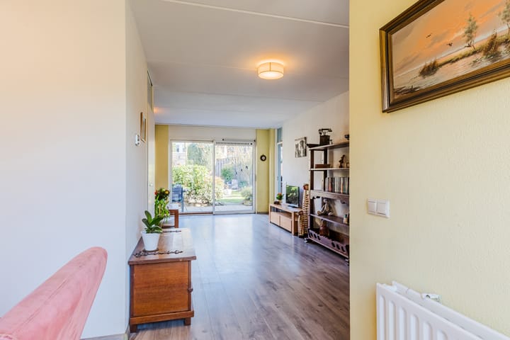 Foto 12 van van Brederodestraat 14