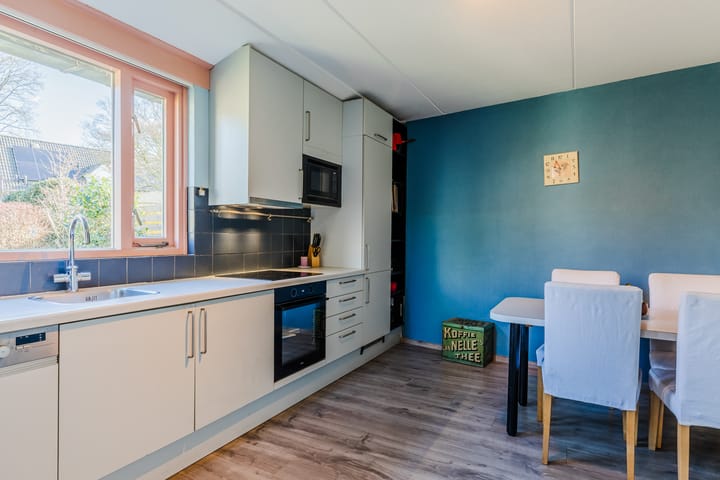 Foto 13 van van Brederodestraat 14