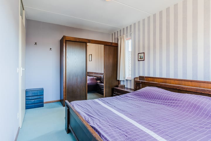 Foto 22 van van Brederodestraat 14