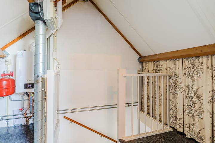 Foto 33 van van Brederodestraat 14