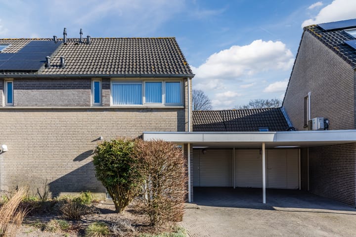 Foto 37 van van Brederodestraat 14