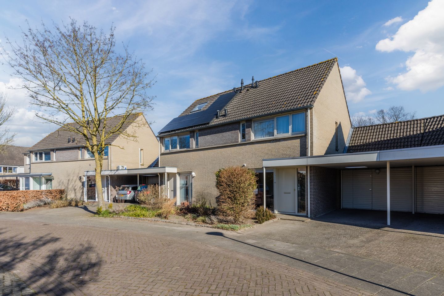 Foto 40 van van Brederodestraat 14