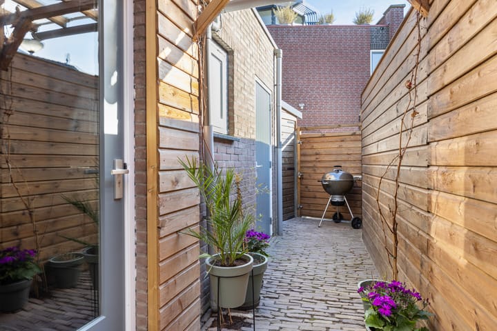 Foto 34 van Van Hogendorpstraat 12