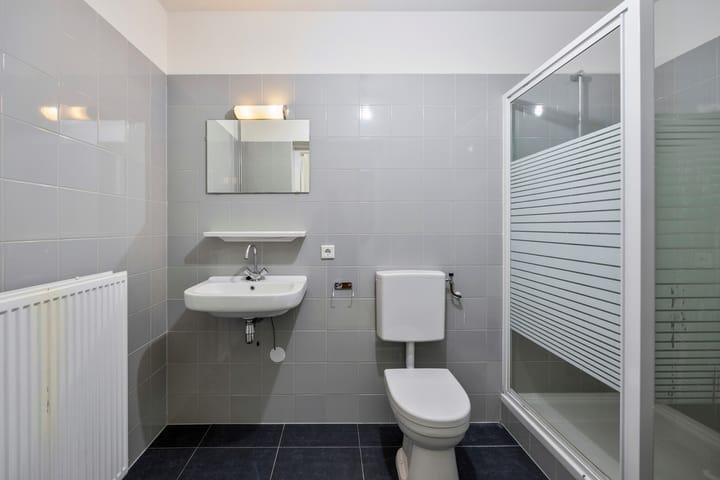 Photo 4 of Longinastraat 73-B04