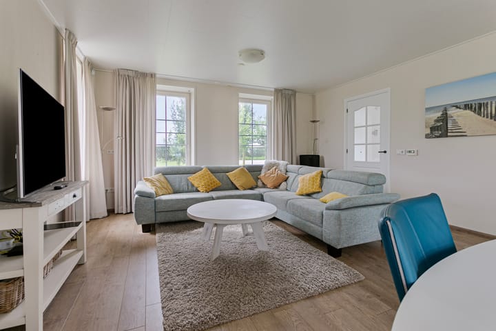 Photo 6 of Oranjestraat 42