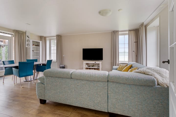 Photo 9 of Oranjestraat 42