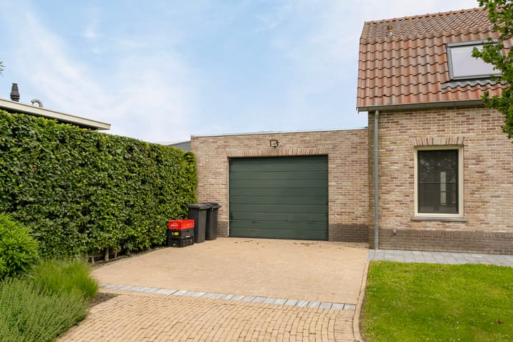 Photo 28 of Oranjestraat 42