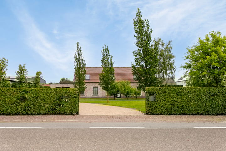 Photo 43 of Oranjestraat 42