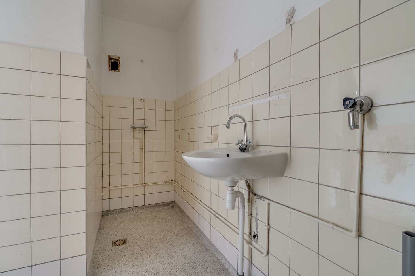 Photo 19 of Van Heuven Goedhartlaan 338