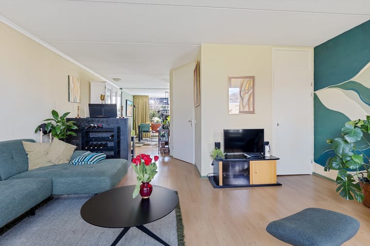 Photo 12 of Baronesse de Vos van Steenwijksingel 46