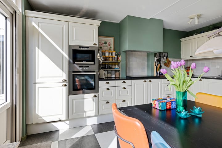 Photo 15 of Baronesse de Vos van Steenwijksingel 46