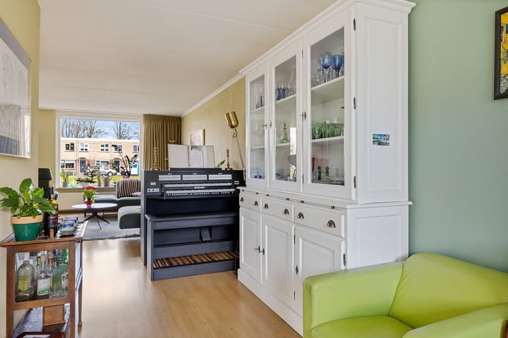 Photo 17 of Baronesse de Vos van Steenwijksingel 46