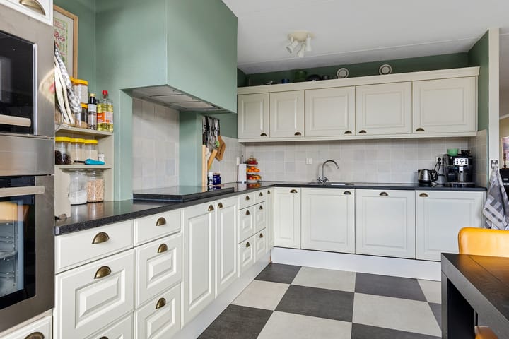 Photo 18 of Baronesse de Vos van Steenwijksingel 46