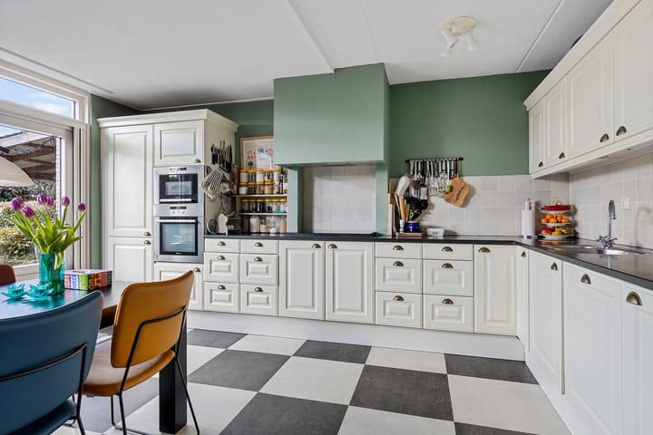 Photo 19 of Baronesse de Vos van Steenwijksingel 46