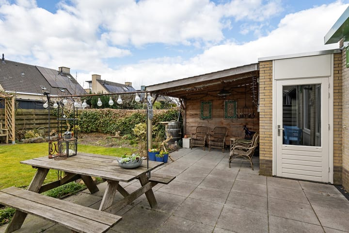 Photo 21 of Baronesse de Vos van Steenwijksingel 46