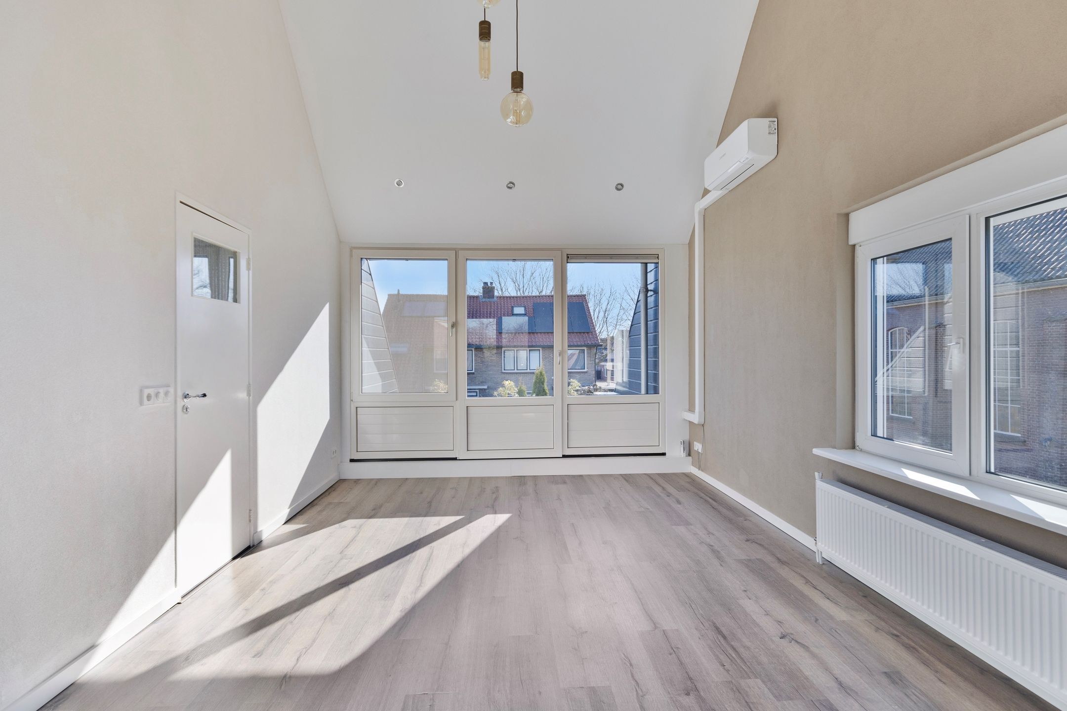 Foto 18 van De Ruyterstraat 2