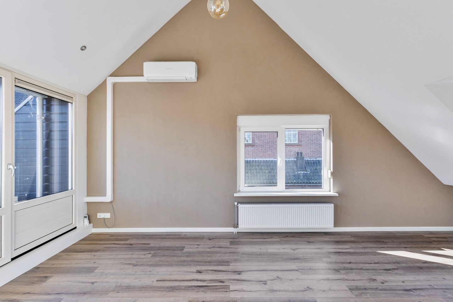 Foto 20 van De Ruyterstraat 2