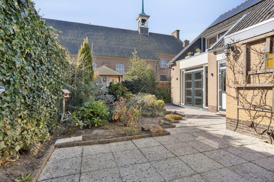 Foto 32 van De Ruyterstraat 2