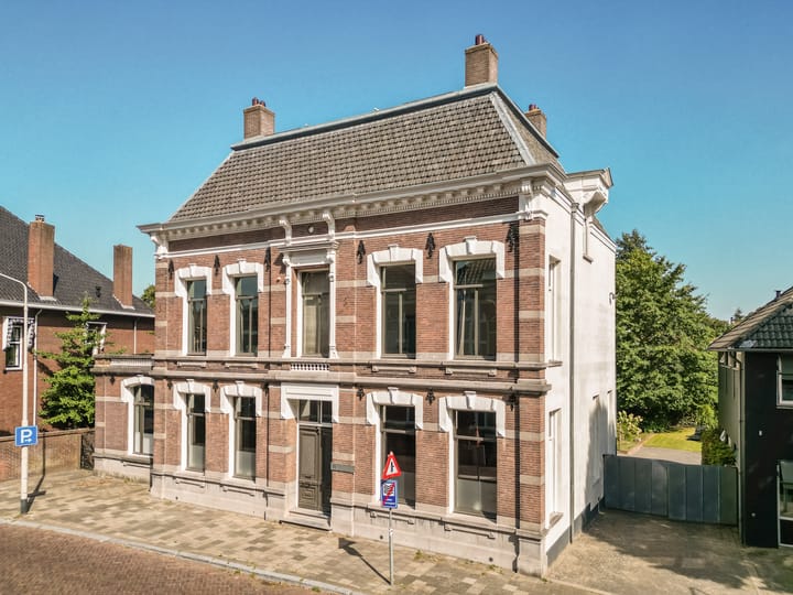 Raadhuisstraat 25