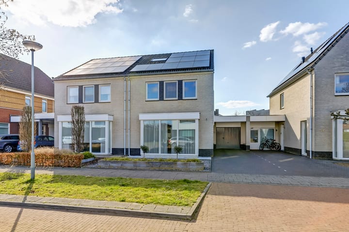 Foto 1 van Burgemeester Bongaartslaan 35