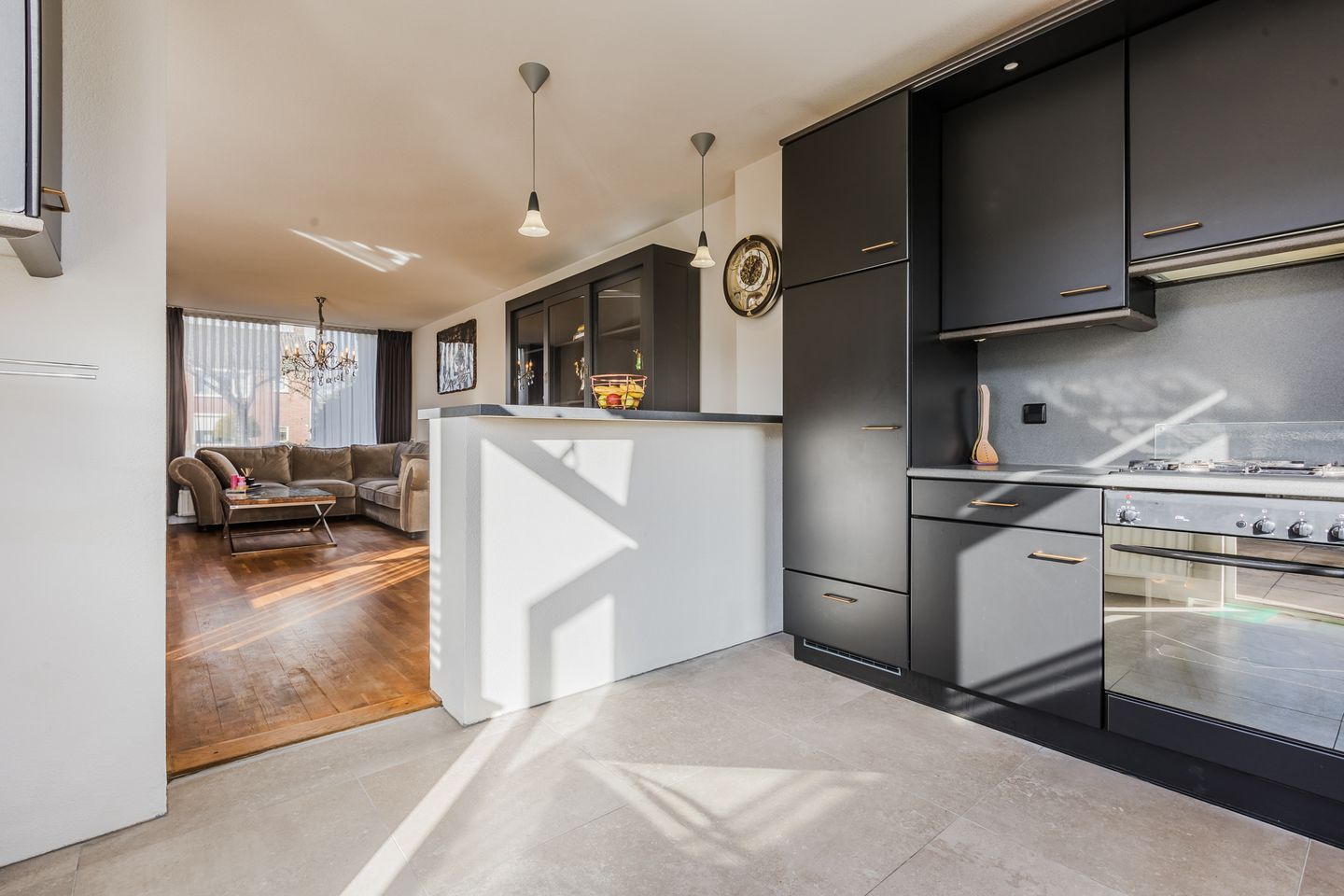 Foto 14 van Abdis van Thornstraat 63