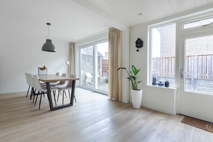 Foto 16 van van Goghstraat 7