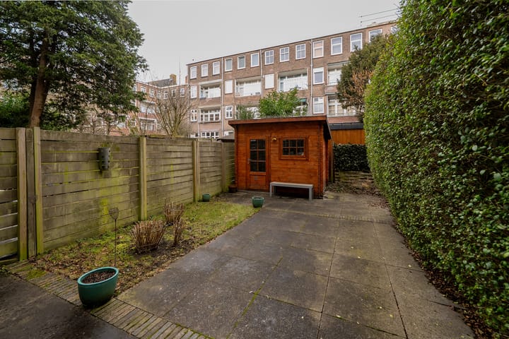 Photo 9 of Luzacstraat 13-A