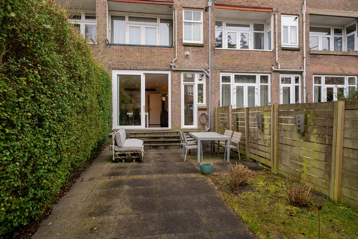 Photo 10 of Luzacstraat 13-A