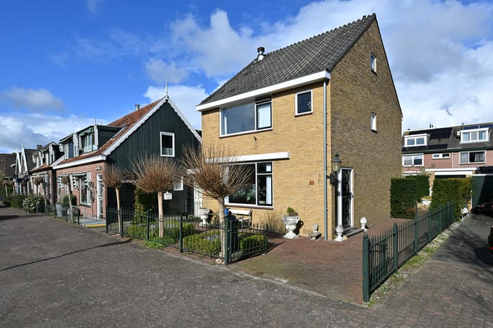 Dorpsstraat 23