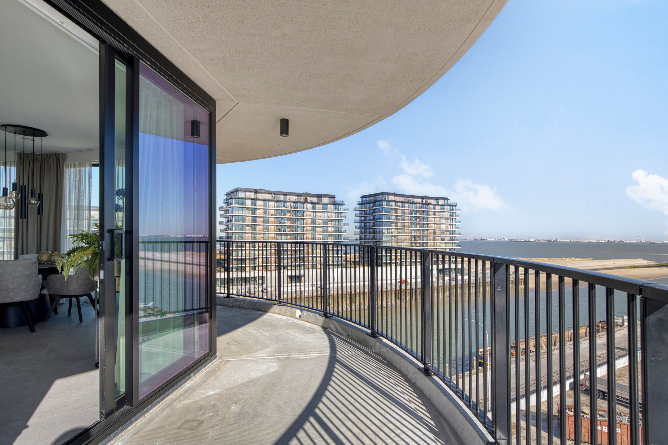 Foto 24 van Middenhavendam 14-503