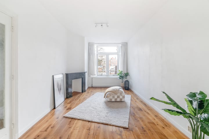 Foto 6 van Van Limburg Stirumstraat 3-A