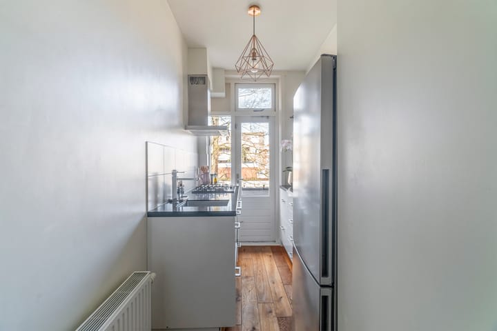 Foto 9 van Van Limburg Stirumstraat 3-A