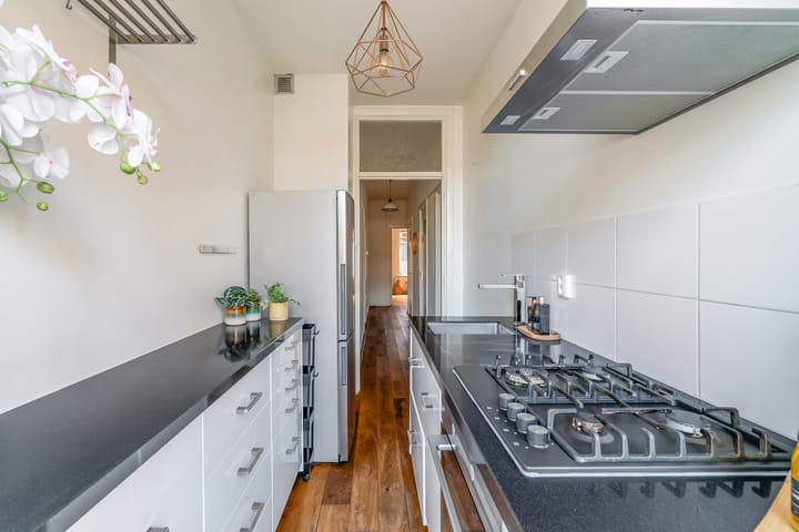 Foto 12 van Van Limburg Stirumstraat 3-A