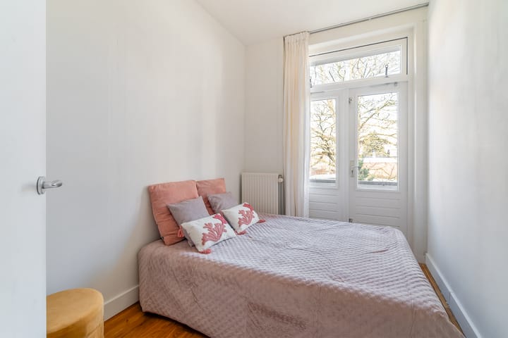 Foto 13 van Van Limburg Stirumstraat 3-A