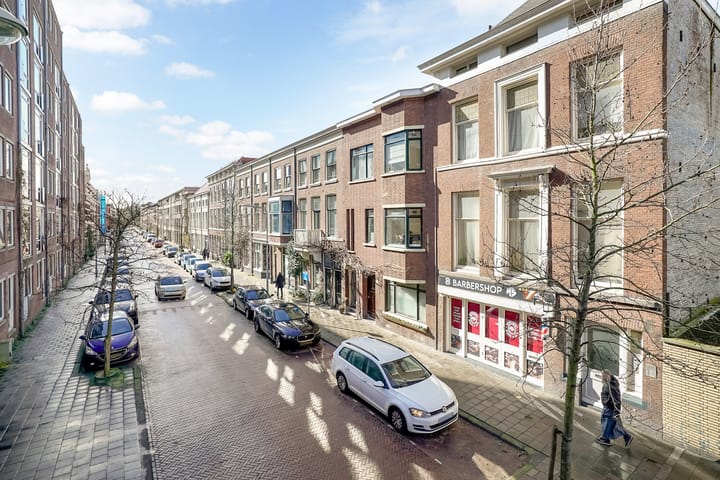 Foto 23 van Van Limburg Stirumstraat 3-A