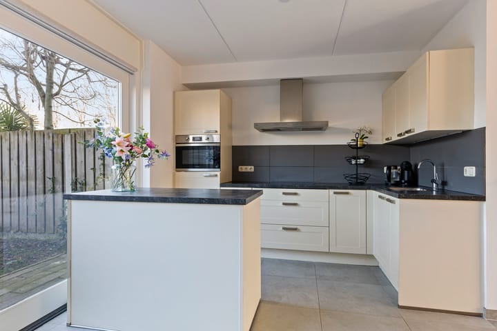 Foto 3 van Rhoonstraat 10